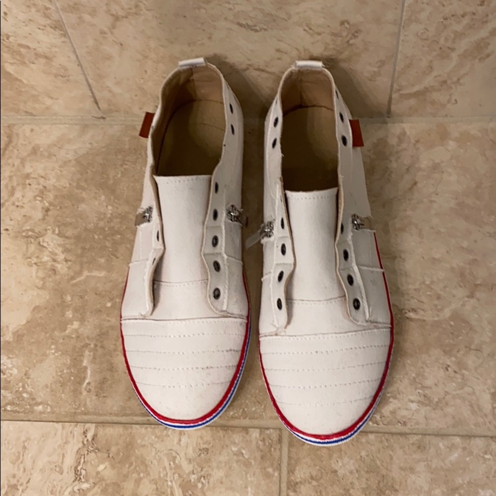 No lace slip on shoes